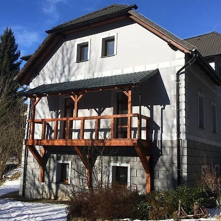 Villa Vykmanov Medenec ภายนอก รูปภาพ