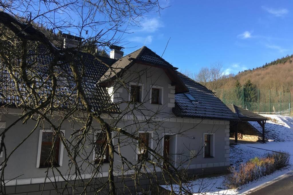 Villa Vykmanov Medenec ภายนอก รูปภาพ